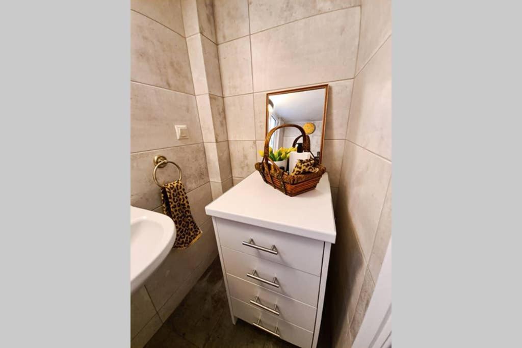 Modern Apt In The Heart Of Glyfada - Literally!! Athènes Extérieur photo